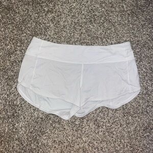 White Lululemon Speed Up shorts 2.5” size 6